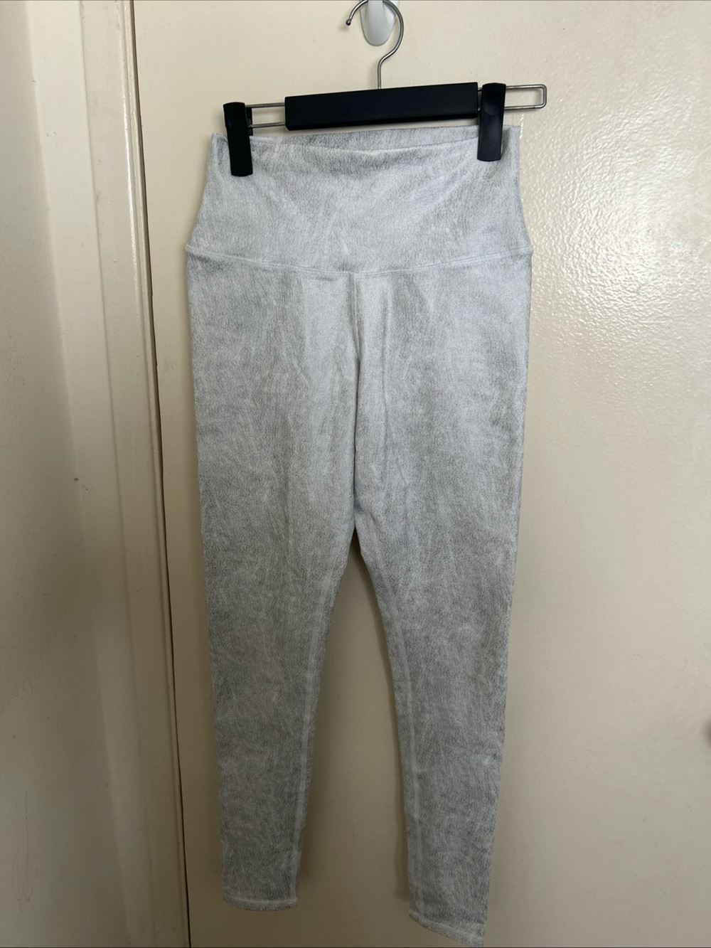 ALO Yoga Light Gray High-Waist Leggings